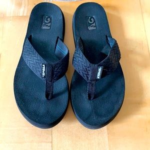 Teva Women's Mush Ii-w Sandal in black size 6